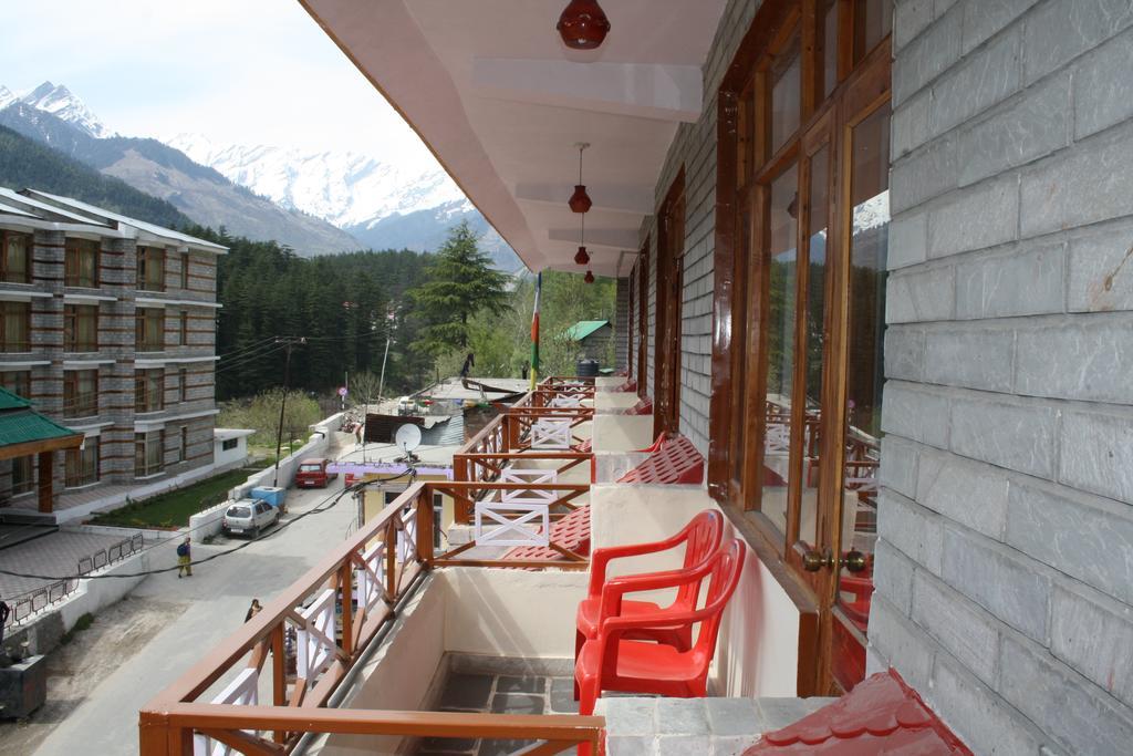 Hotel Ocean Blue Manali Eksteriør billede