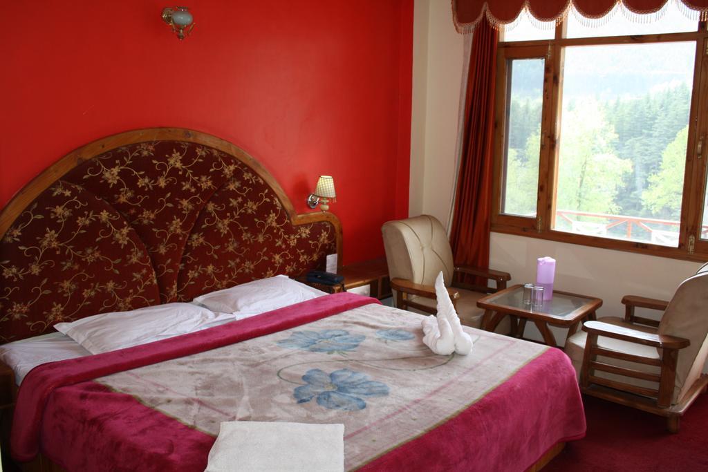 Hotel Ocean Blue Manali Eksteriør billede