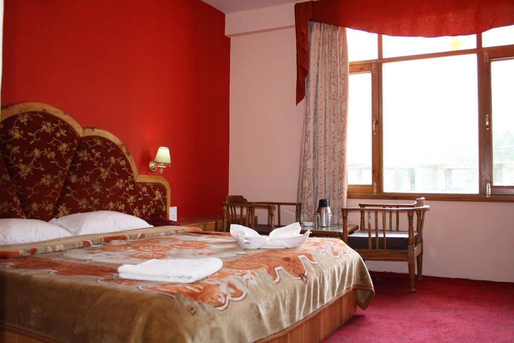 Hotel Ocean Blue Manali Eksteriør billede